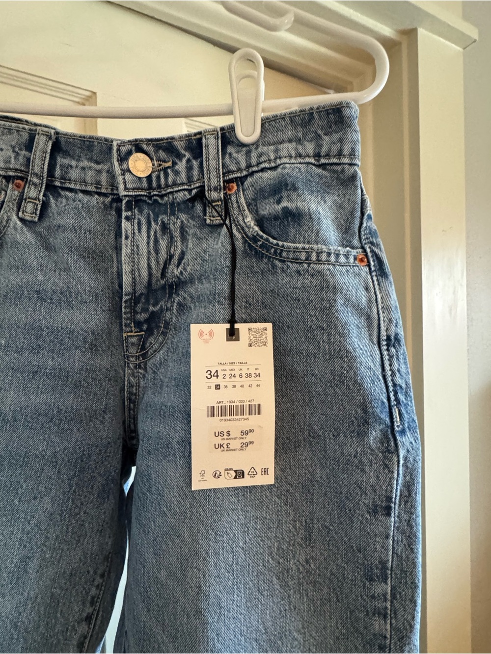 NWT Zara Mid Rise Crop Jeans